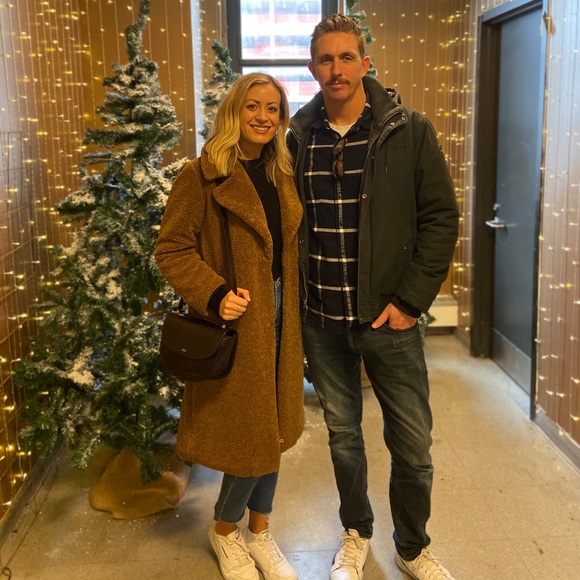 Meet your Posher, Lauren - Picture 3 of 4